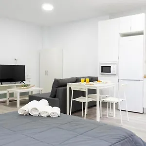 apartamento-la-paloma-mlaga.hotelsinnerja.org/